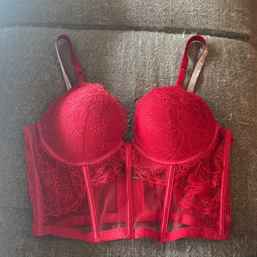 VS Elegant Red Lace Bustier